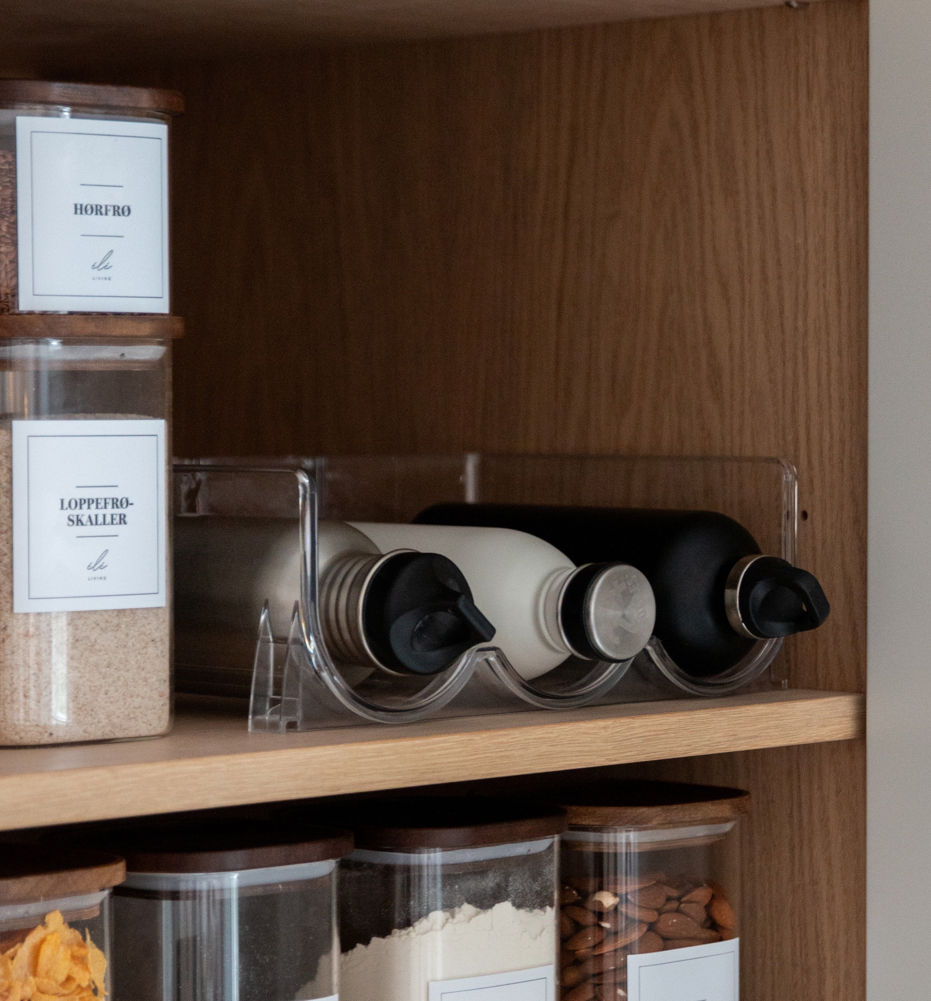 Hylder til badeværelse - Hvordan skaber du ro og overblik?