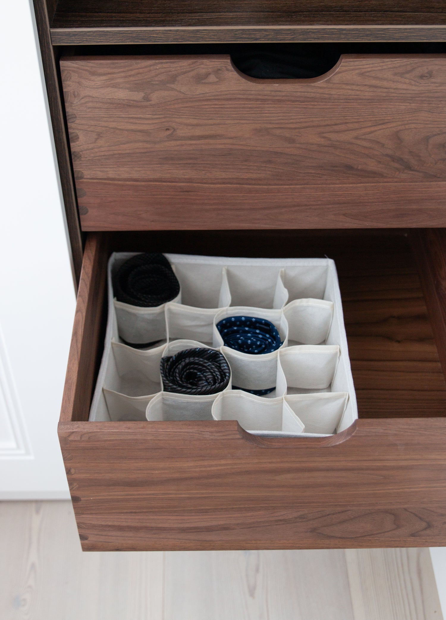 Opbevaringskasser til skuffer – sådan får du overblik nu