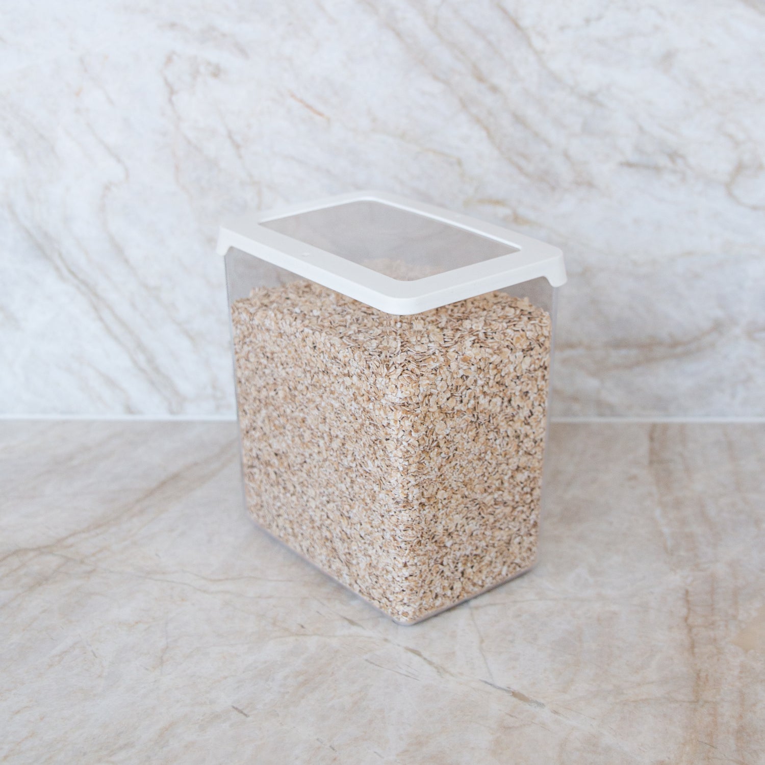 Plastik opbevaringsbokse - sådan organiserer du hjemmet nemt