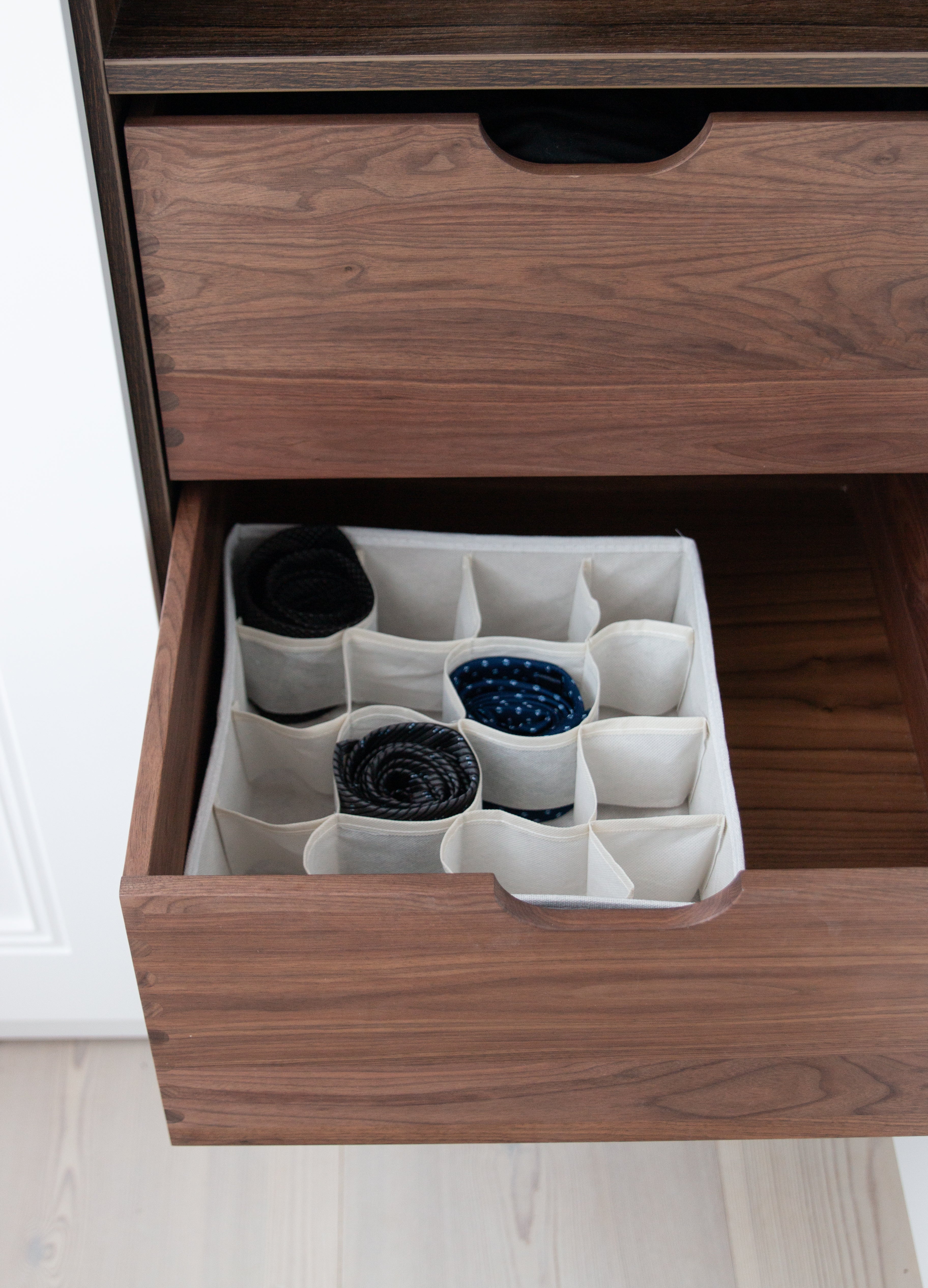 Opbevaringskasser til skuffer – sådan får du overblik nu