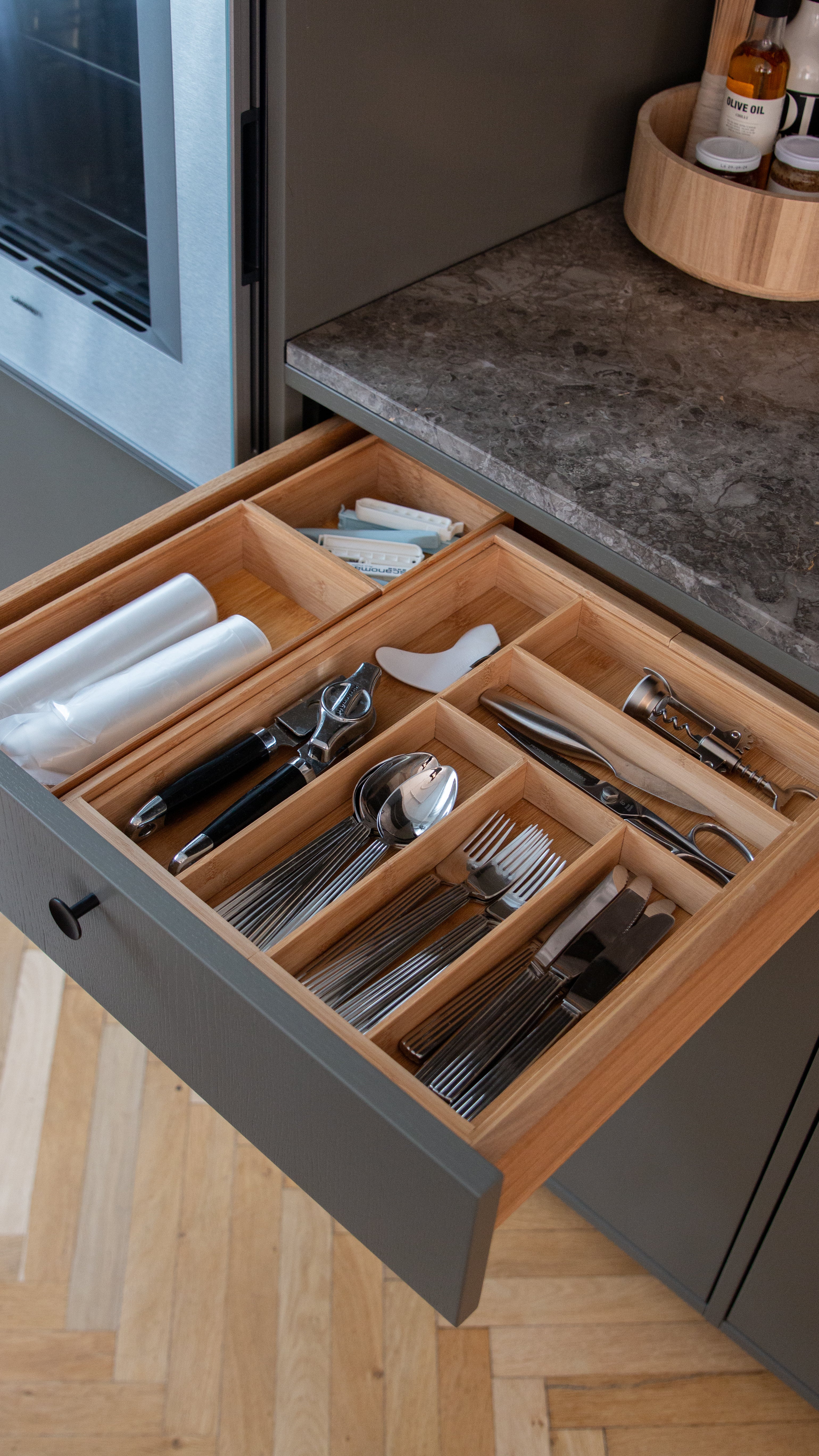 Bestikbakke skuffe – Organisér køkkenet nemt og hurtigt